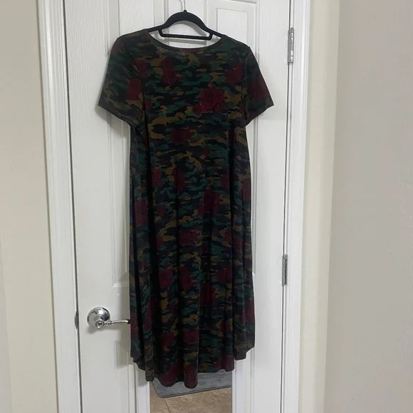 Gently Used LulaRoe (S) Carly Dress - Picture 2 of 6
